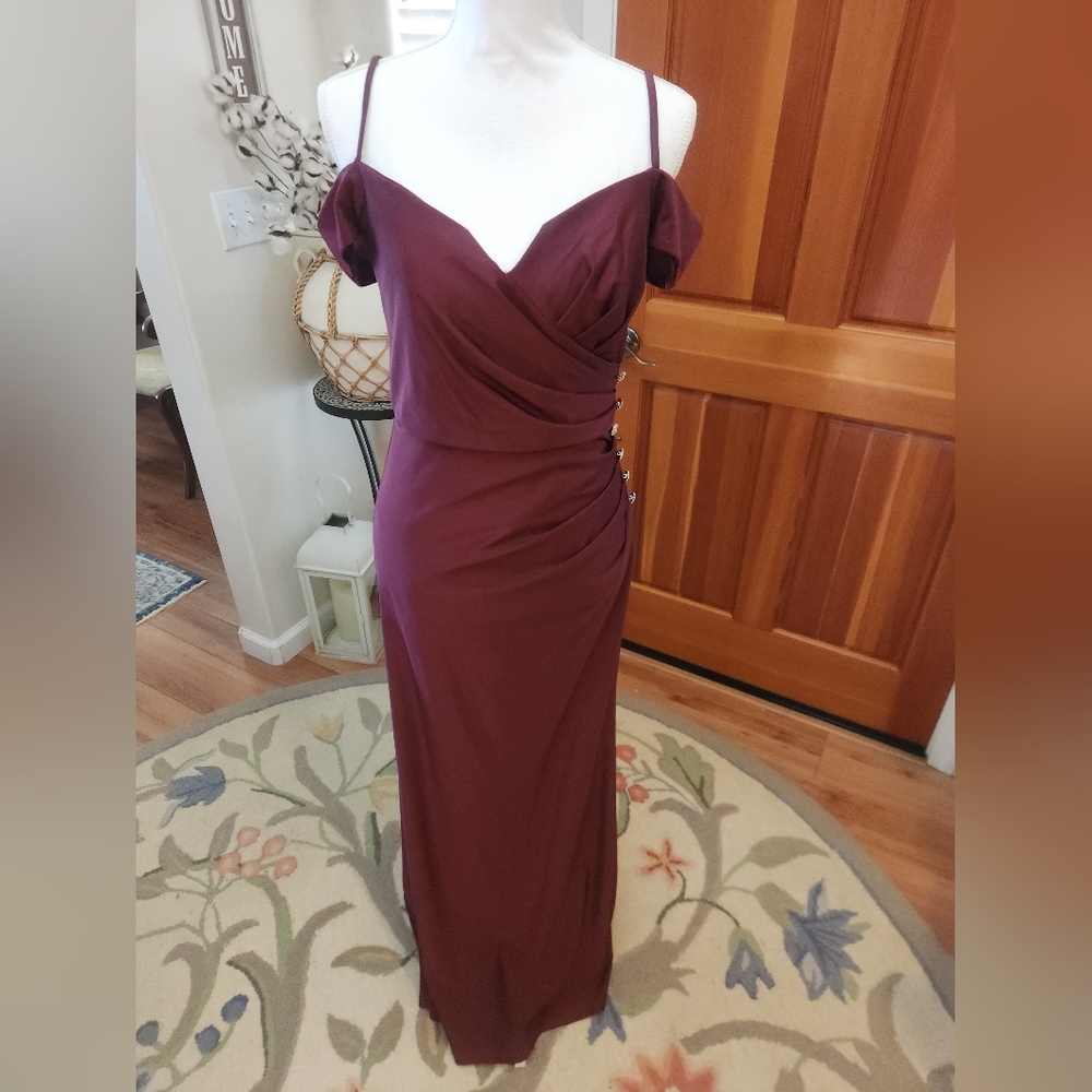 Elegant Burgundy Off-Shoulder Mother of the Bride Dress Size 8